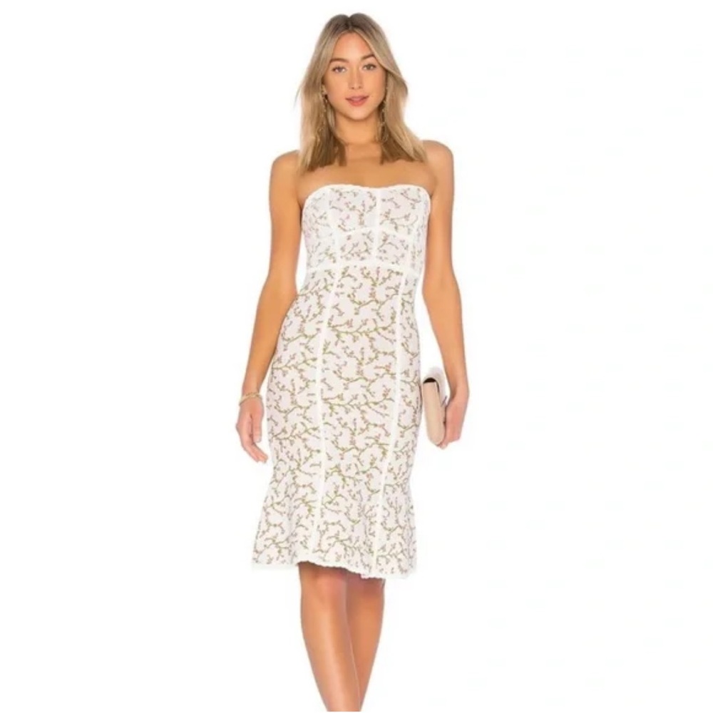 NWT BCBMAXAZRIA Lynne Jacquard
Strapless Dress in Gardenia Combo size L
